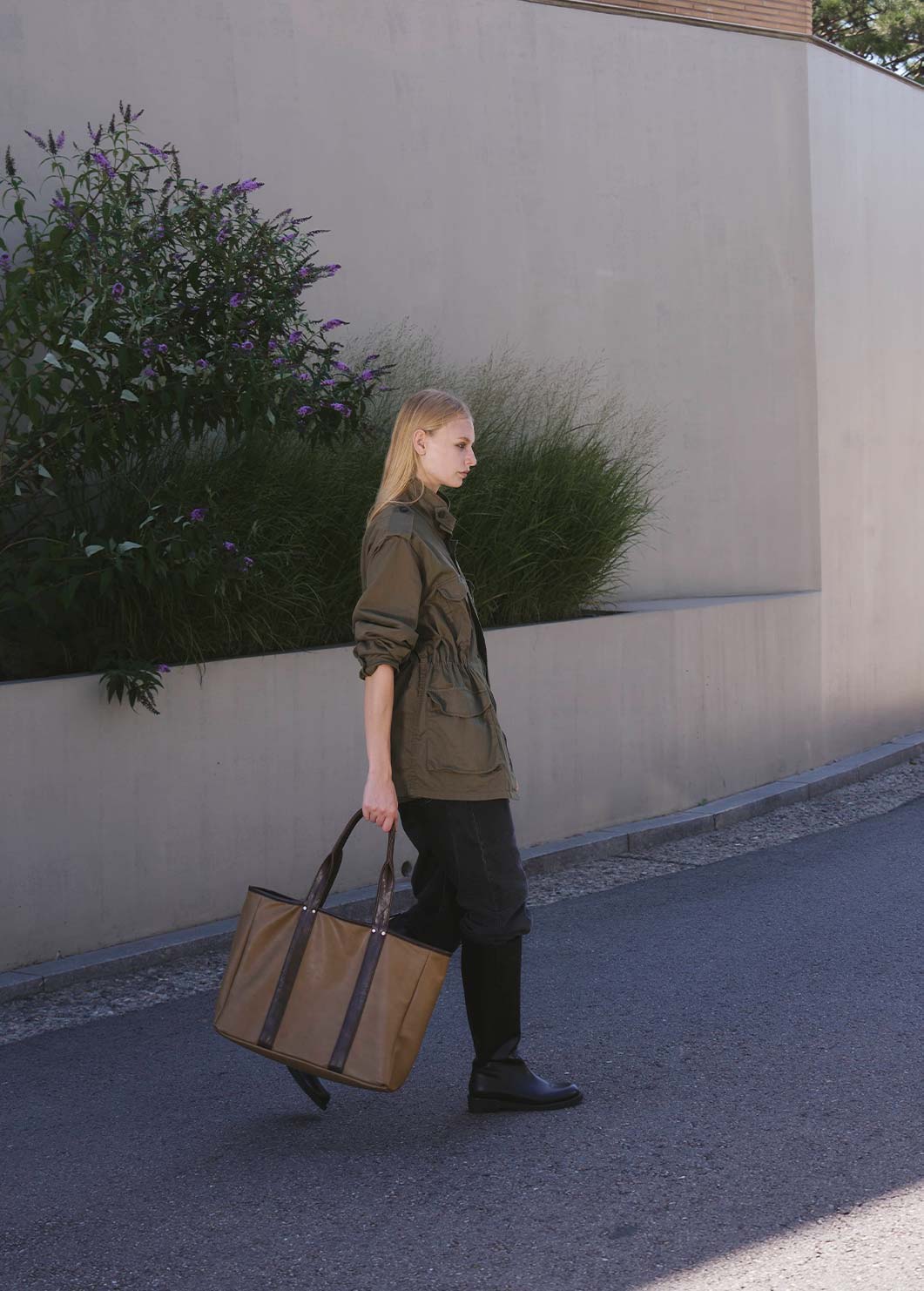 RV-003 City Reverse Tote_Canvas Khaki, Ashbrown